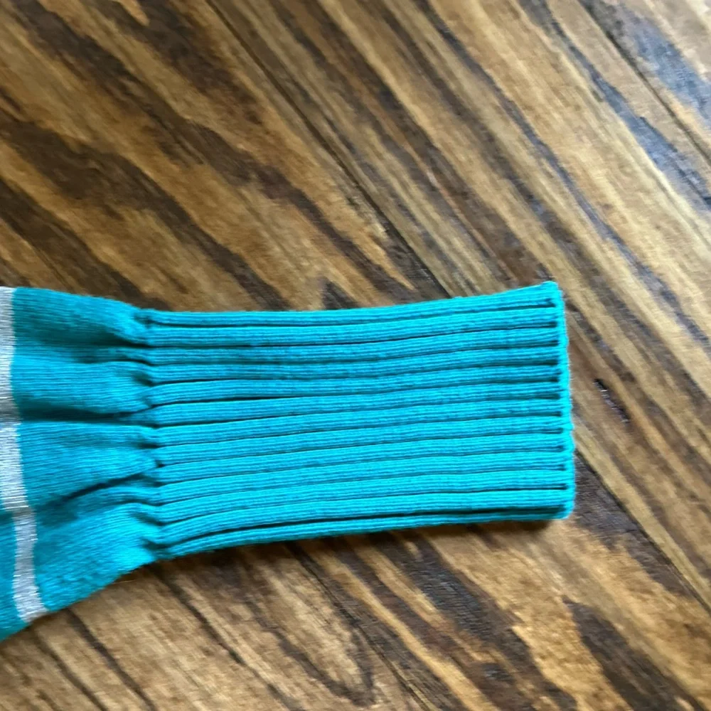 HOST PICK! Pretty sweater - Picture 2 of 4